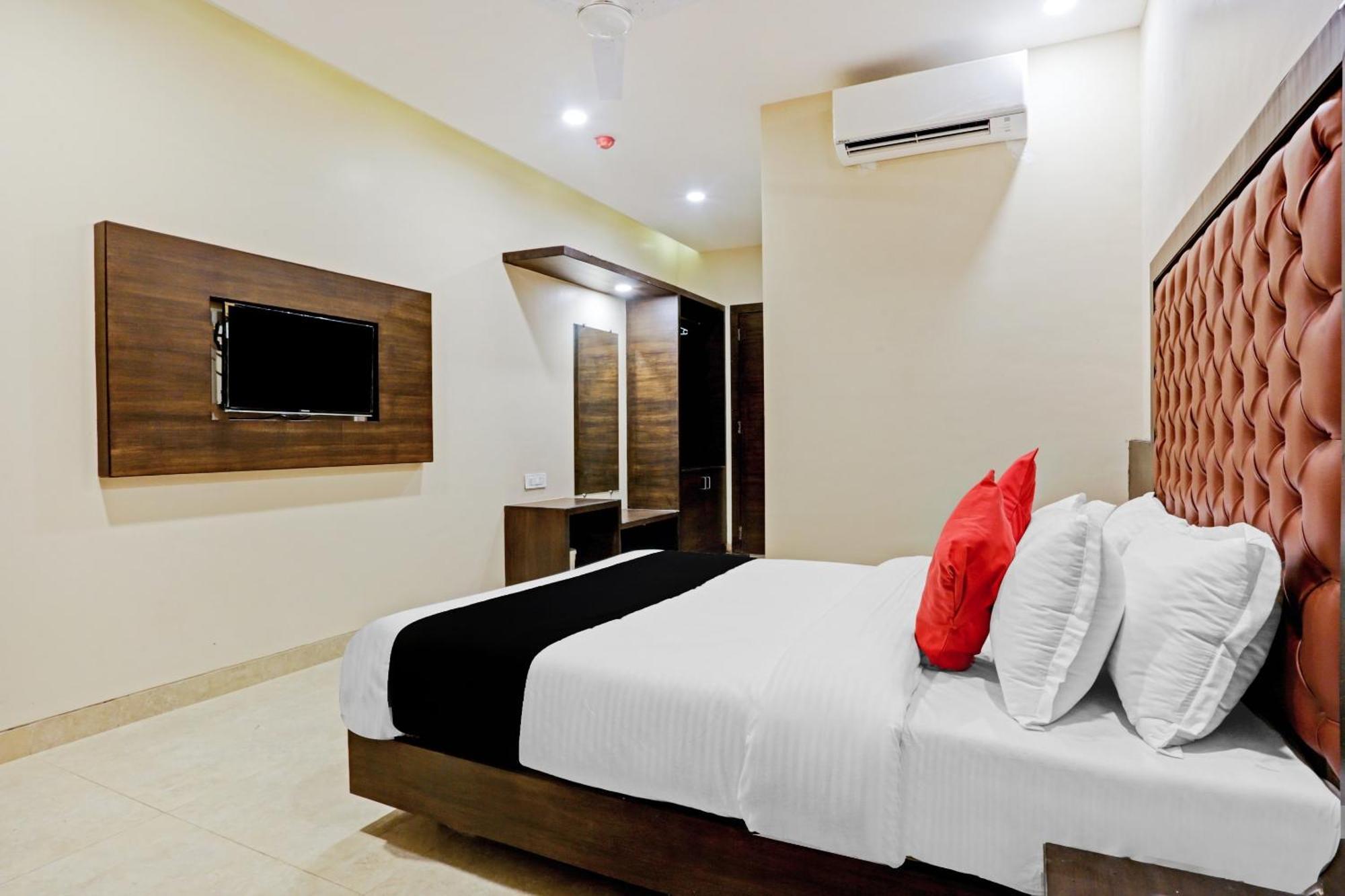 Capital O 80951 Hotel Vertigo Suite Mumbai Dış mekan fotoğraf