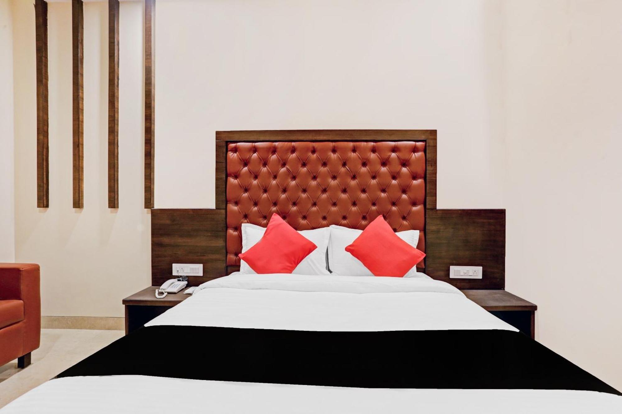 Capital O 80951 Hotel Vertigo Suite Mumbai Dış mekan fotoğraf
